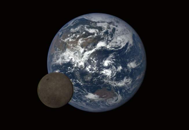 6. La Terre et la face cachée de la Lune