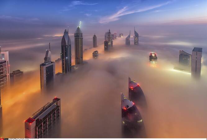 Dubaï dans la brume