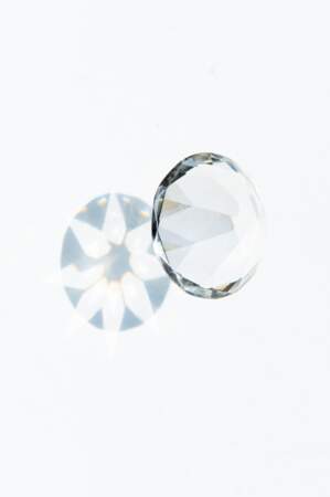 Question 10 : L’unité de poids du diamant est le carat, qui vaut 0,2 gramme. Mais d’où vient ce terme ?