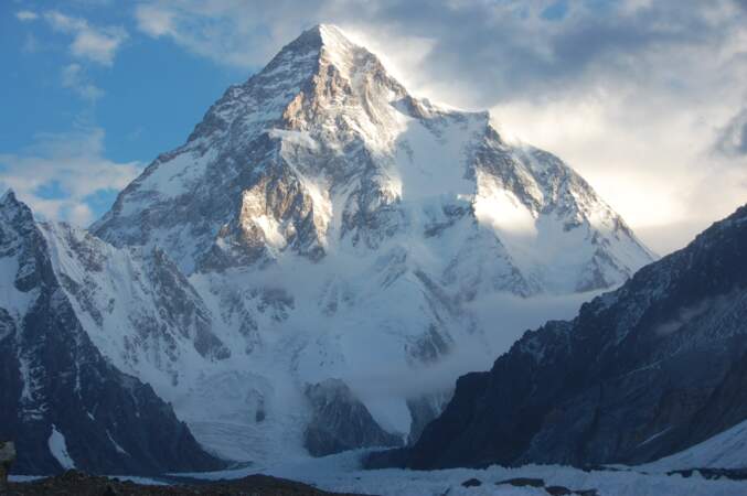 2/ K2, 8 611 m, entre la Chine et le Pakistan