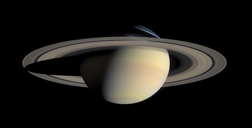 Saturne pourrait flotter 1/2