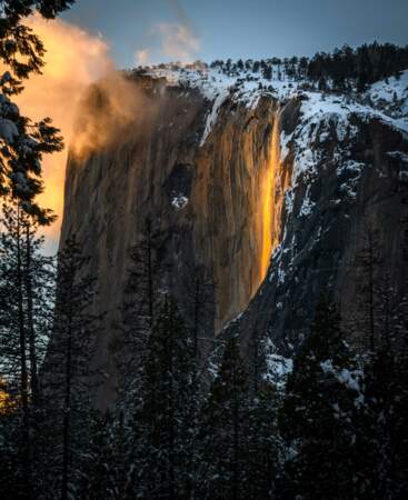 La "cascade de feu" du parc national de Yosemite 1/2