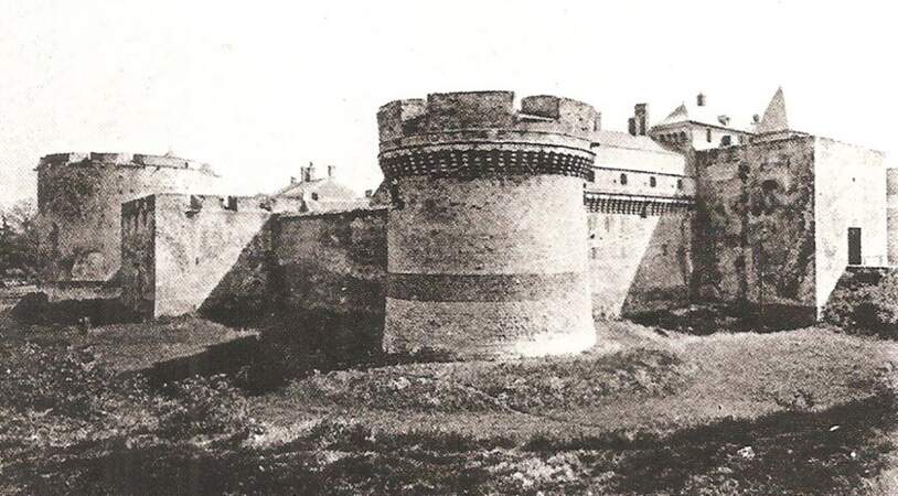 1846 : déguisé en maçon, Napoléon III s’échappe du fort de Ham 2/2
